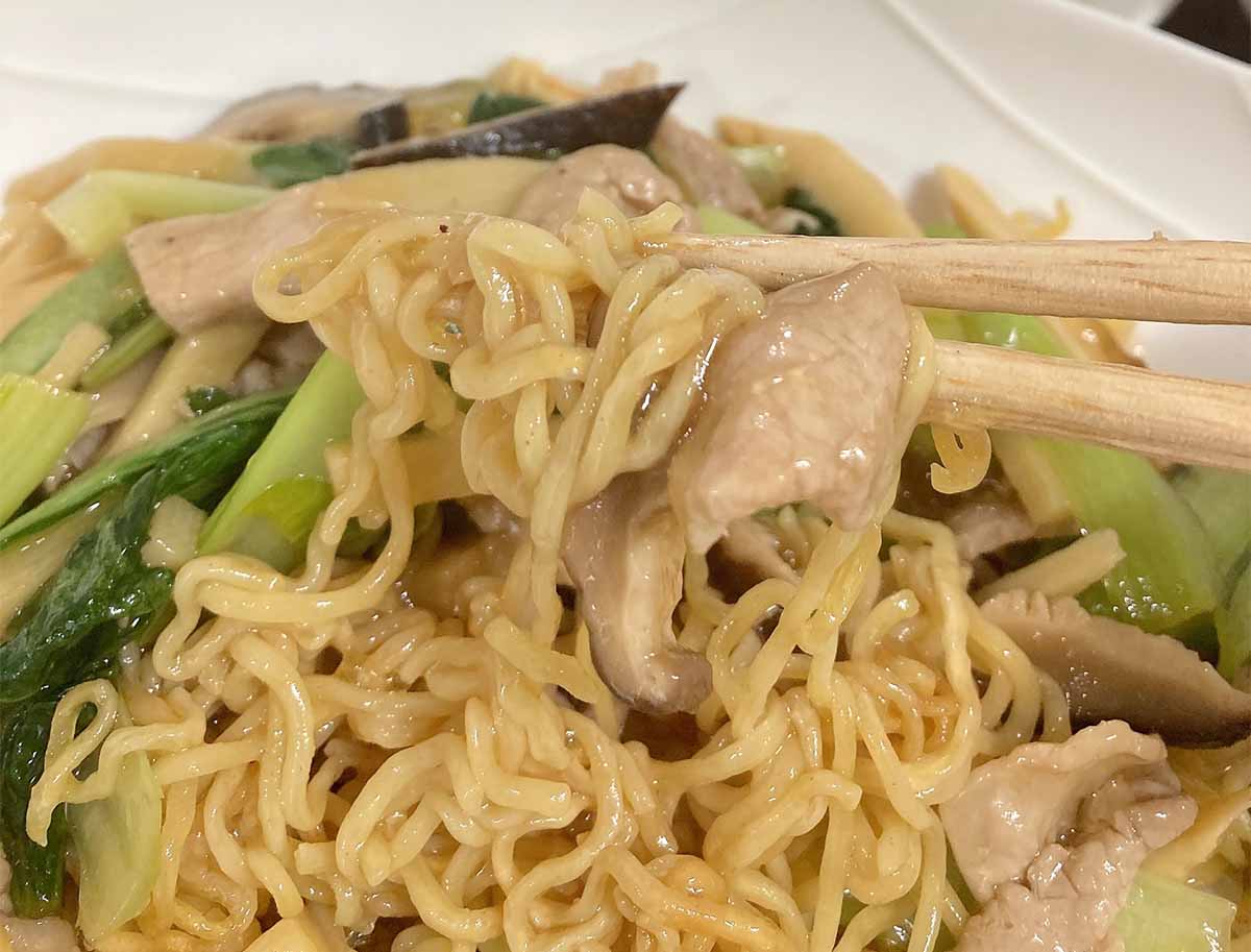栗原はるみさん「豚肉と小松菜のあんかけ焼きそば」