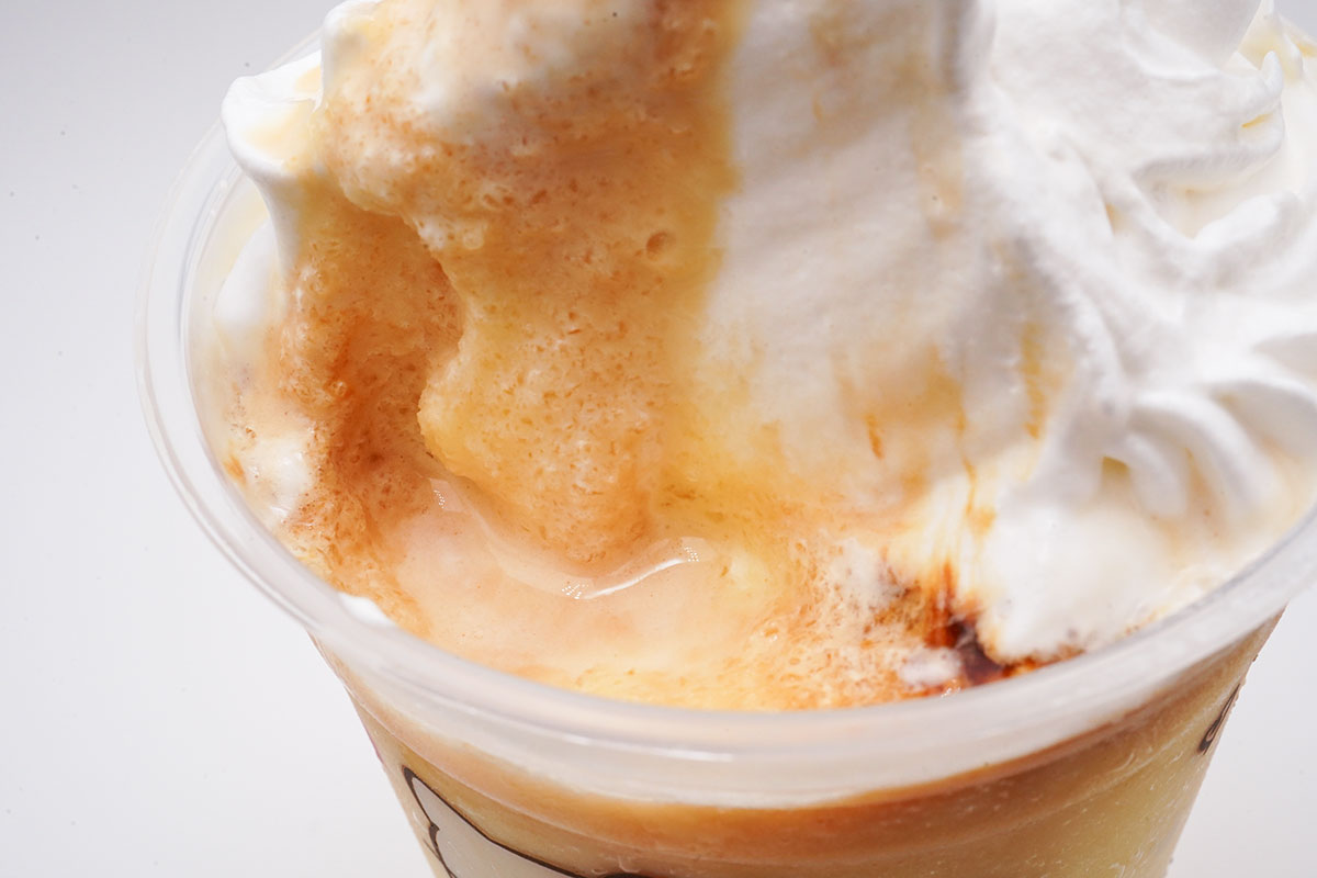 マクドナルド「ポムポムプリンのクリーミープリンフラッペ」