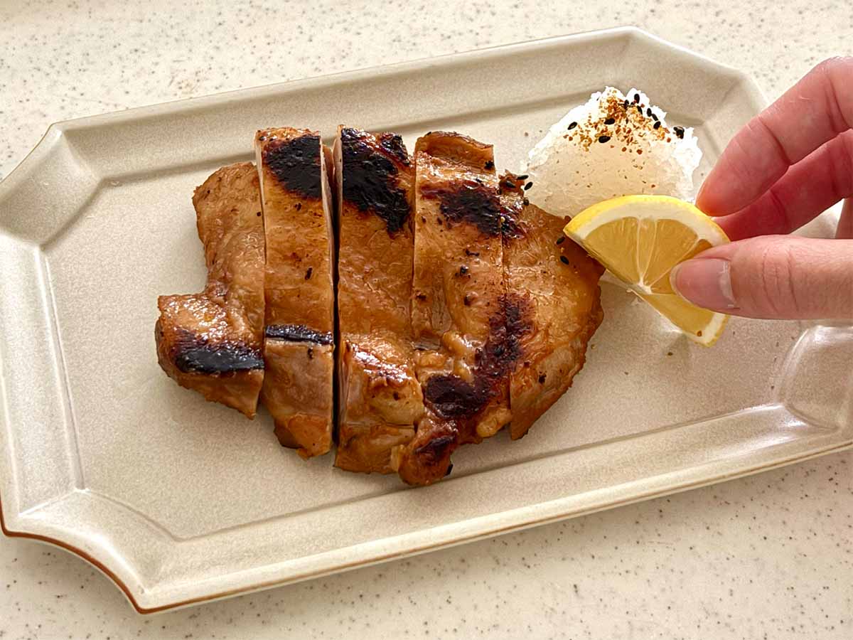 笠原将弘さん「ゆで鶏のみそ漬け焼き」