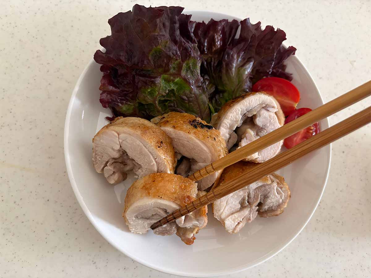 【メンズレシピ】鶏ももロールの和風ステーキ