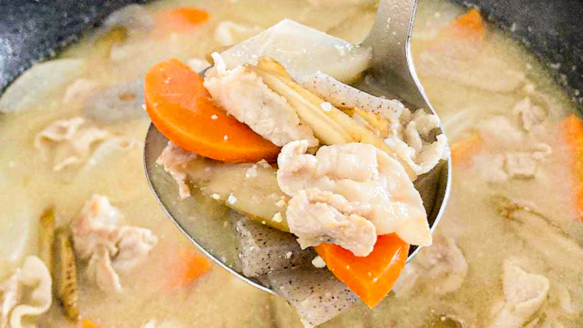 野菜の扱いで劇的に変わる！笠原将弘さん「王道の豚汁」ひと手間で極上の味に──。