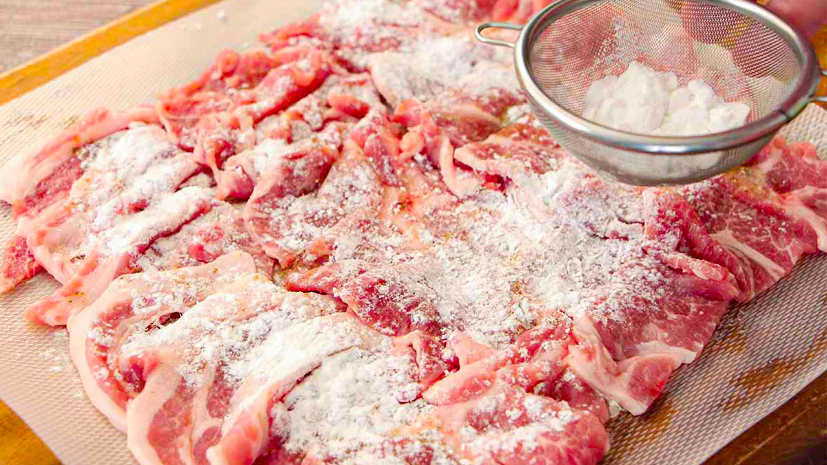 安い豚肉が“至福の口どけ”に──。この『オイル蒸し』忙しい平日の救世主だった。