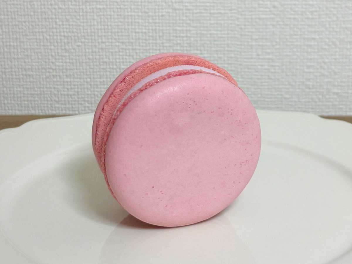 セブンイレブン「7プレミアム マカロンアイス フランボワーズ」