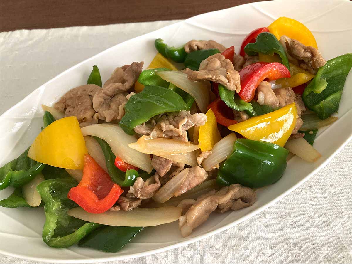 タサン志麻さん「豚肉とカラフル野菜のレモンじょうゆ炒め」