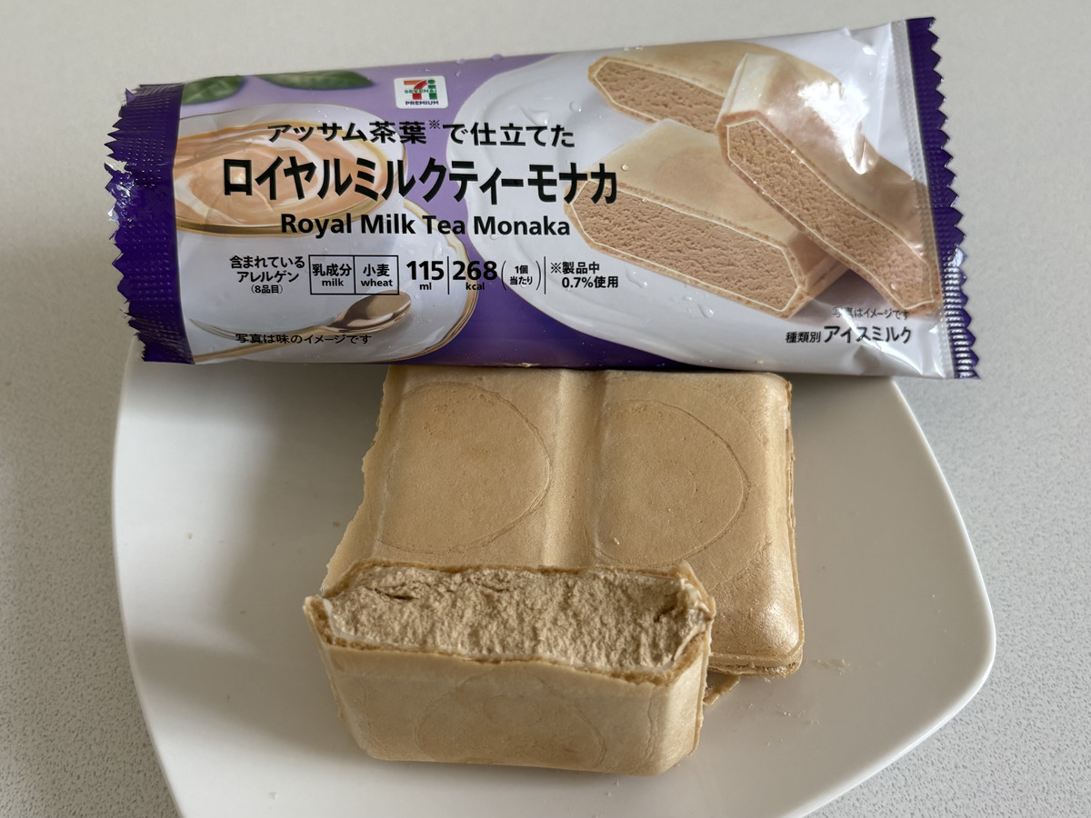 セブンイレブン「ロイヤルミルクティーモナカ」