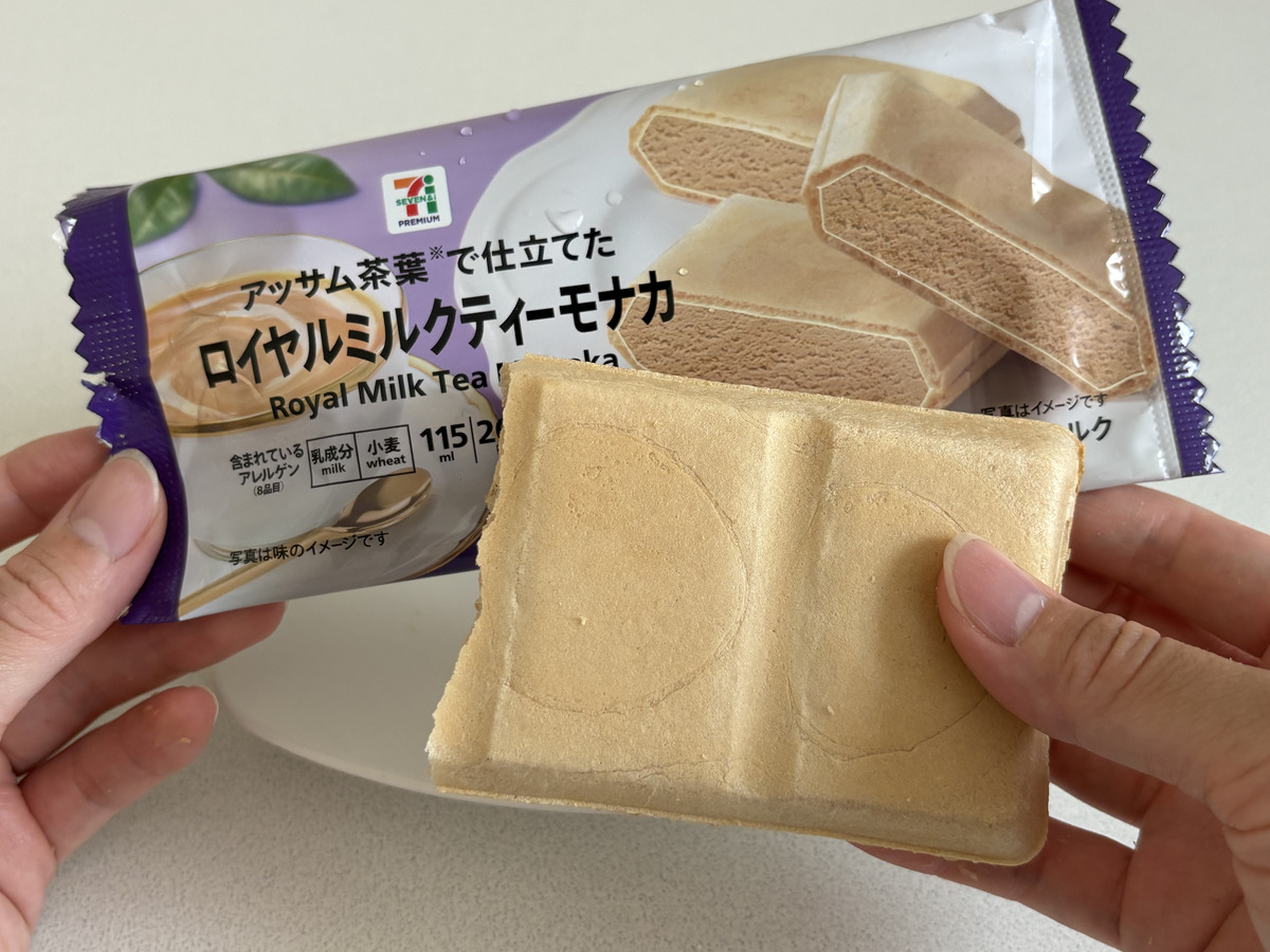 セブンイレブン「ロイヤルミルクティーモナカ」