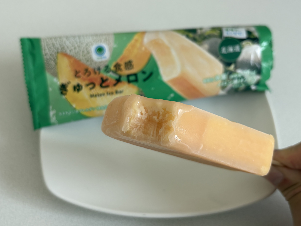 ファミリーマート「とろける食感ぎゅっとメロン」