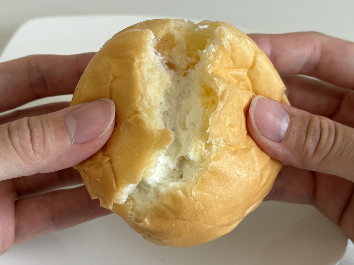 八天堂「冷やして食べるとろけるミルクくりーむパン」