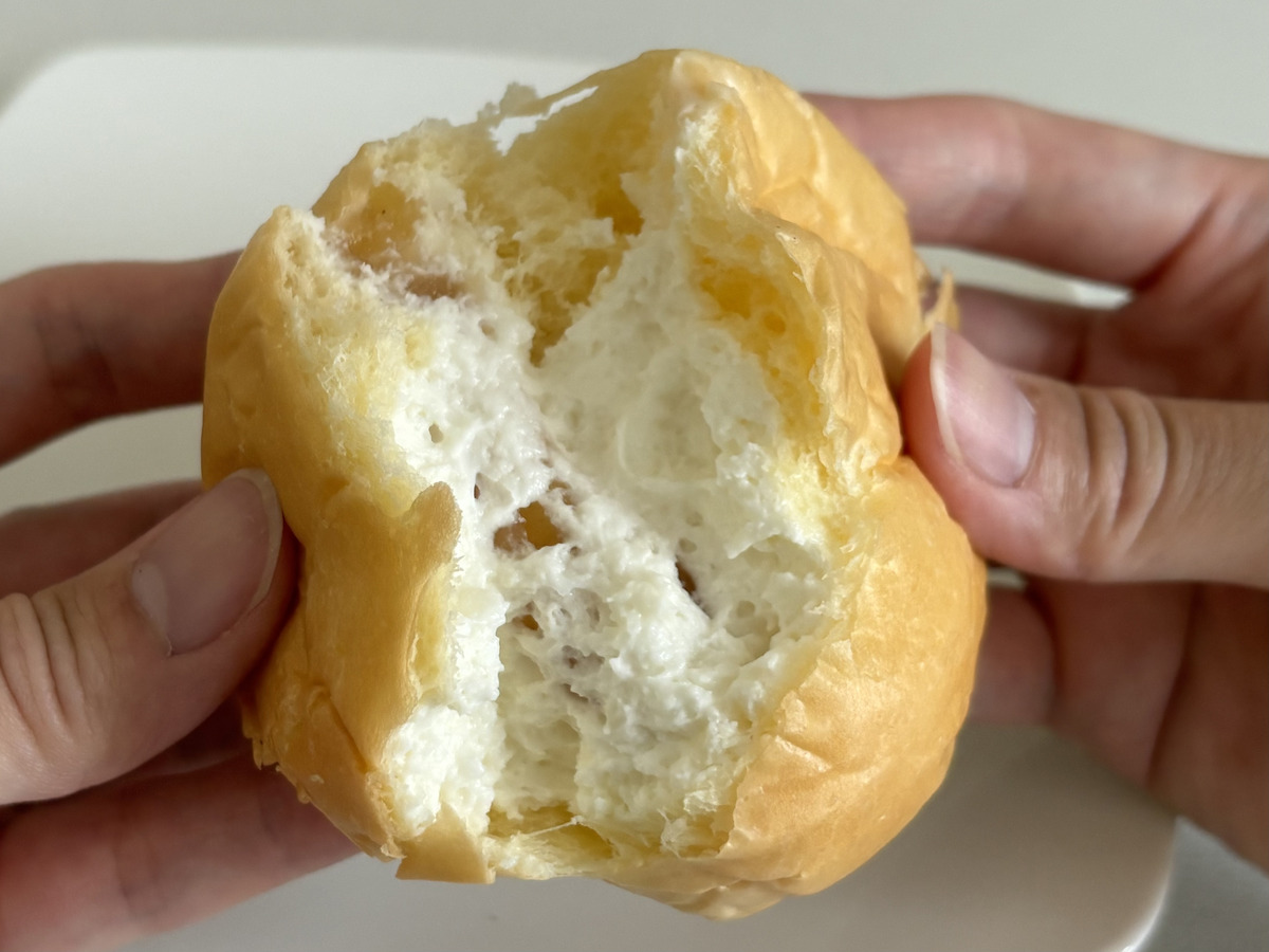 八天堂「冷やして食べるとろけるミルクくりーむパン」