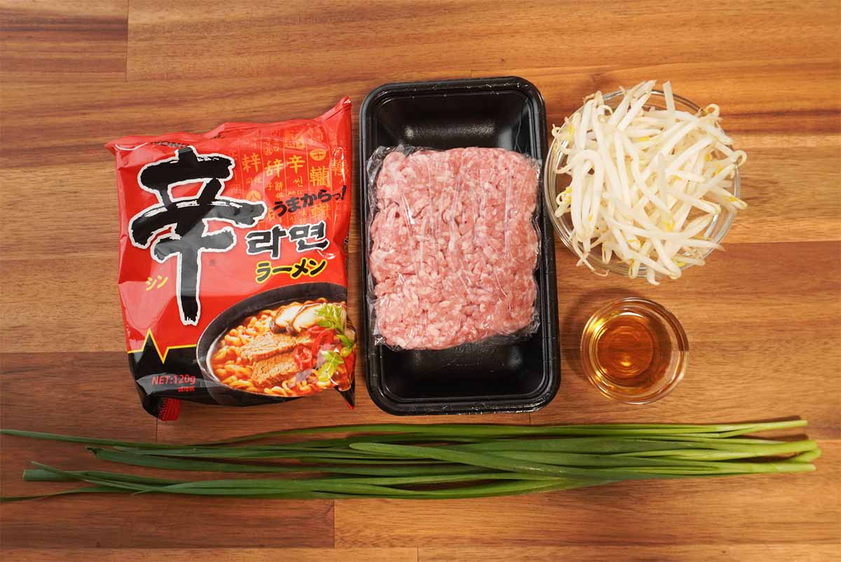 タサン志麻さん「辛ラーメンのまぜそば」