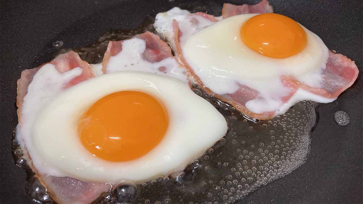 タサン志麻さん「スタミナベーコンエッグ丼」
