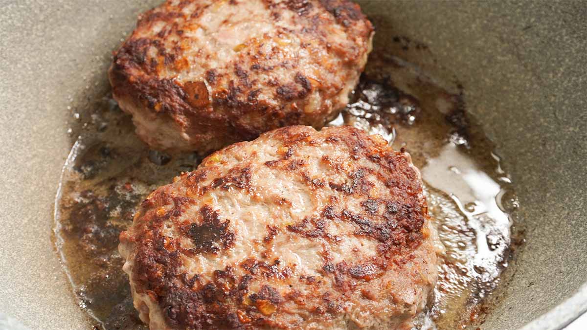 煮込みハンバーグ