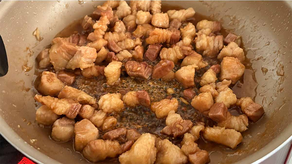 焦がしにんにく肉盛りチャーハン