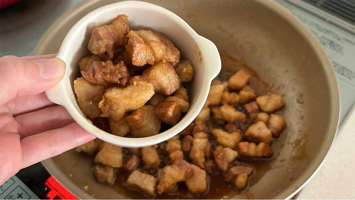 焦がしにんにく肉盛りチャーハン
