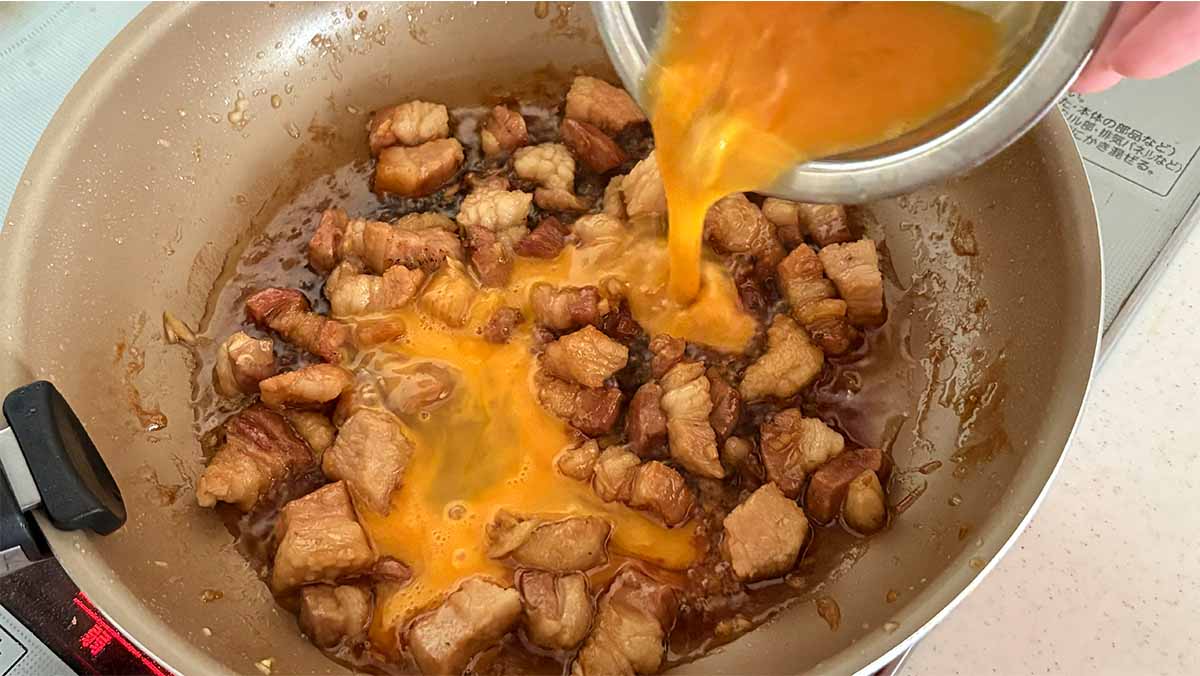 焦がしにんにく肉盛りチャーハン