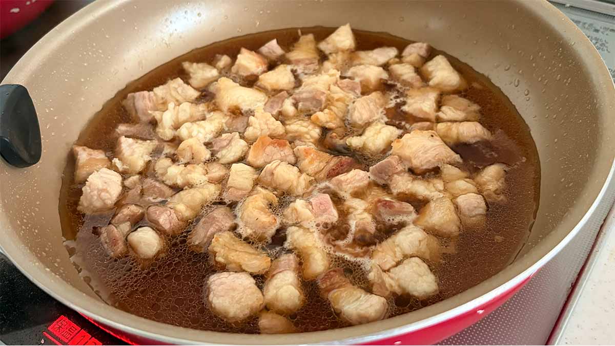 焦がしにんにく肉盛りチャーハン