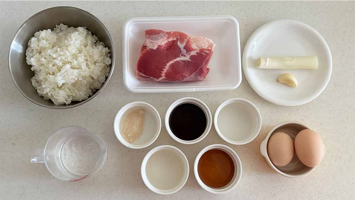 焦がしにんにく肉盛りチャーハン
