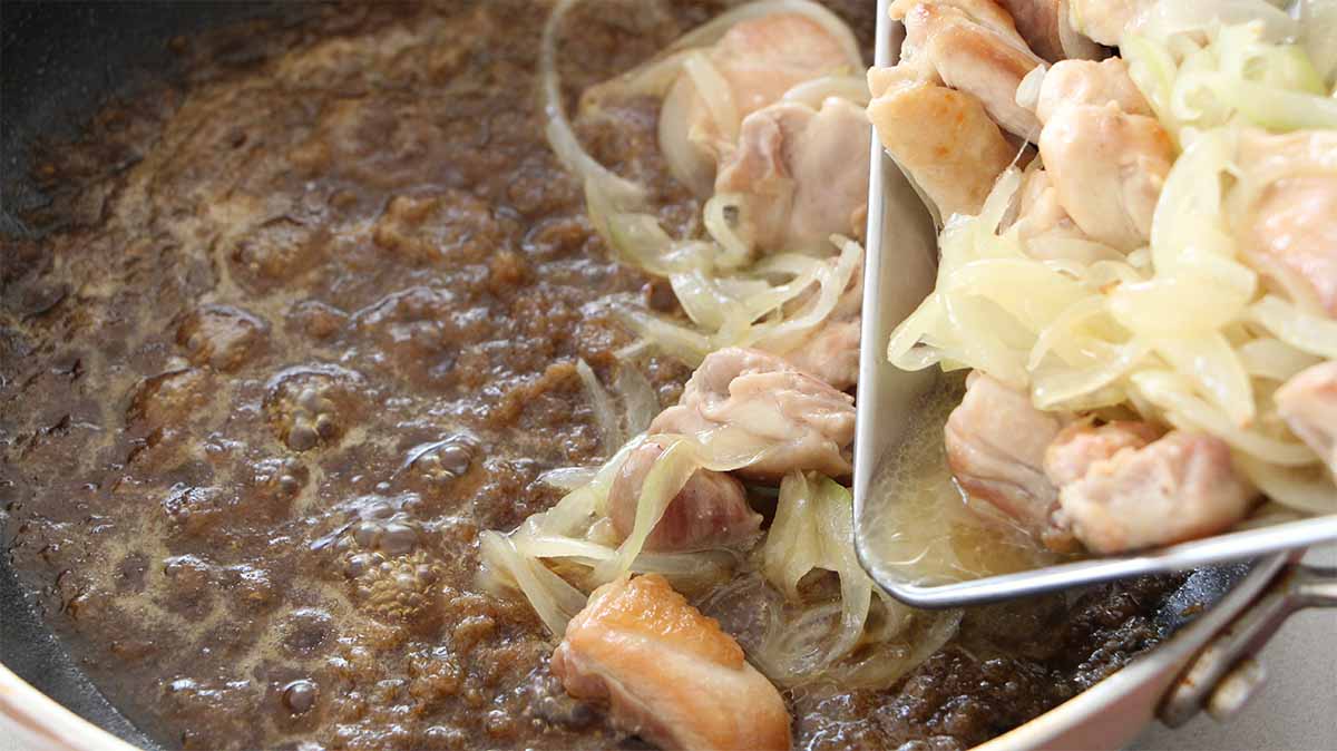 笠原将弘さん「鶏もも肉のごぼう照り焼き」