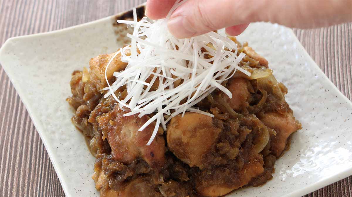 笠原将弘さん「鶏もも肉のごぼう照り焼き」
