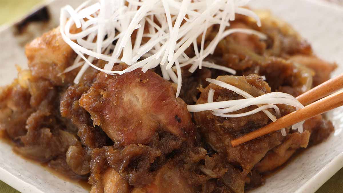 笠原将弘さん「鶏もも肉のごぼう照り焼き」